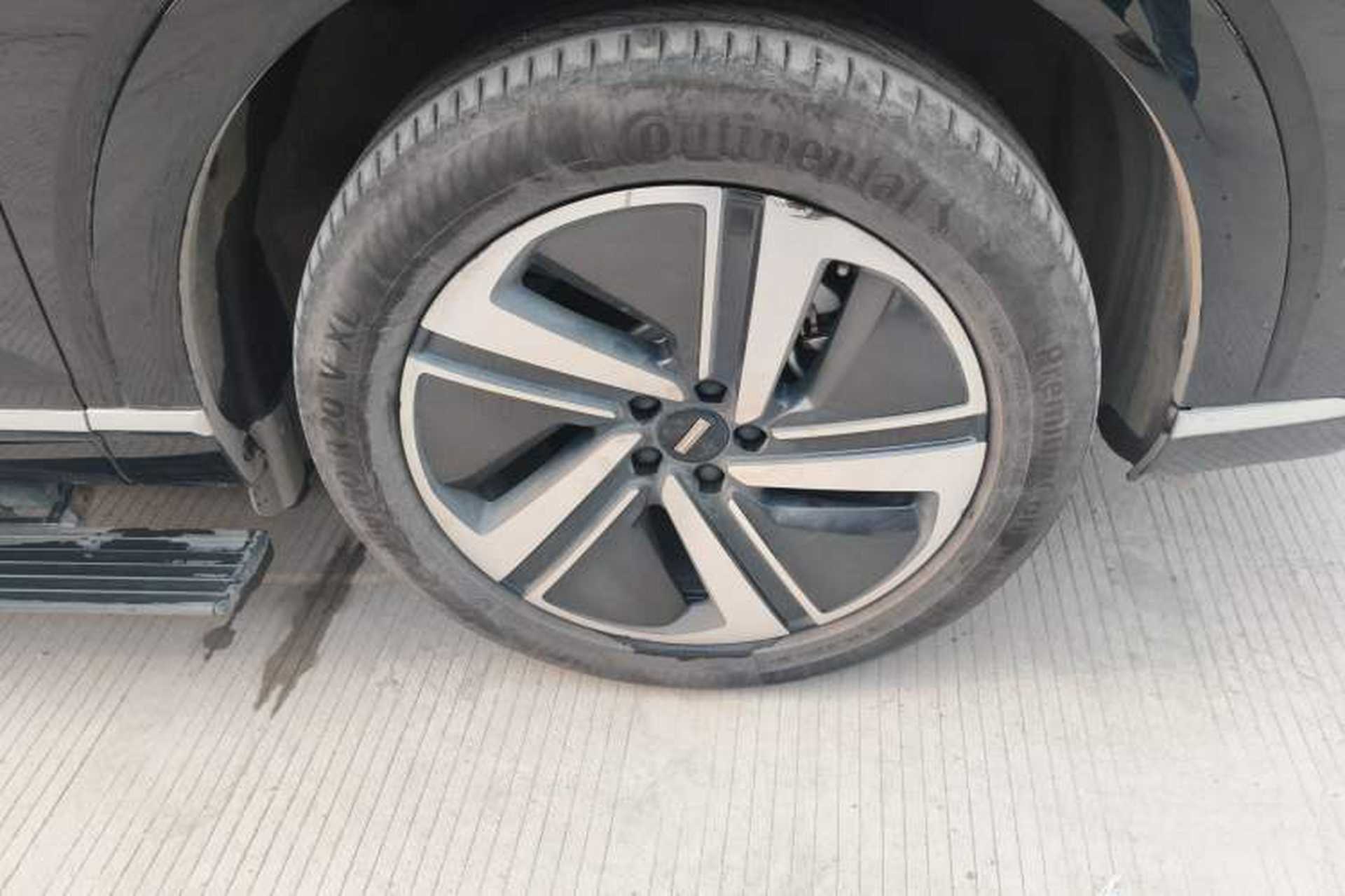 Used Wey Lanshan 2025 Four-Wheel Drive Max Right Front Wheel Hub