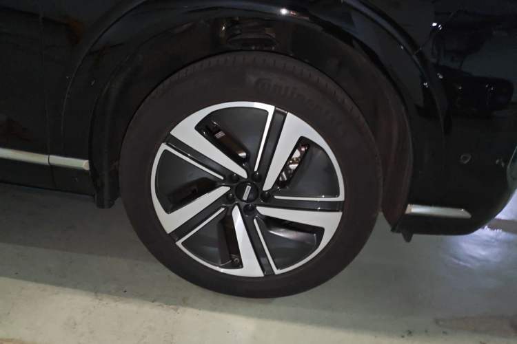 Used Wey Lanshan 2025 Four-Wheel Drive Max Right Front Wheel Hub