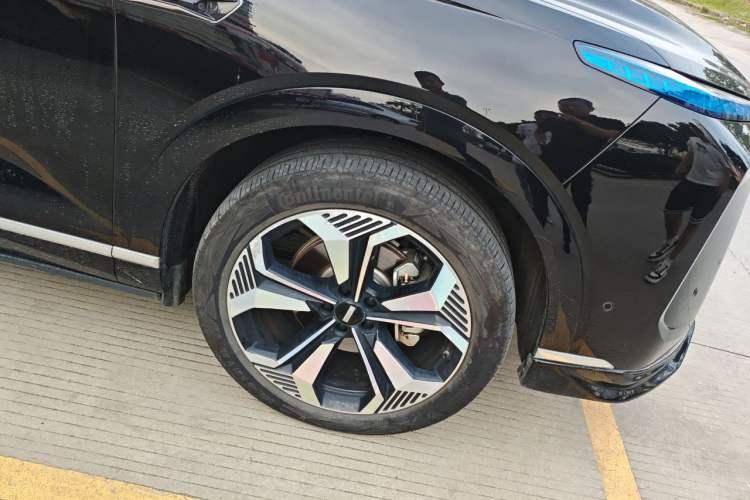 Used Wey Lanshan 2025 Four-Wheel Drive Max Right Front Wheel Hub