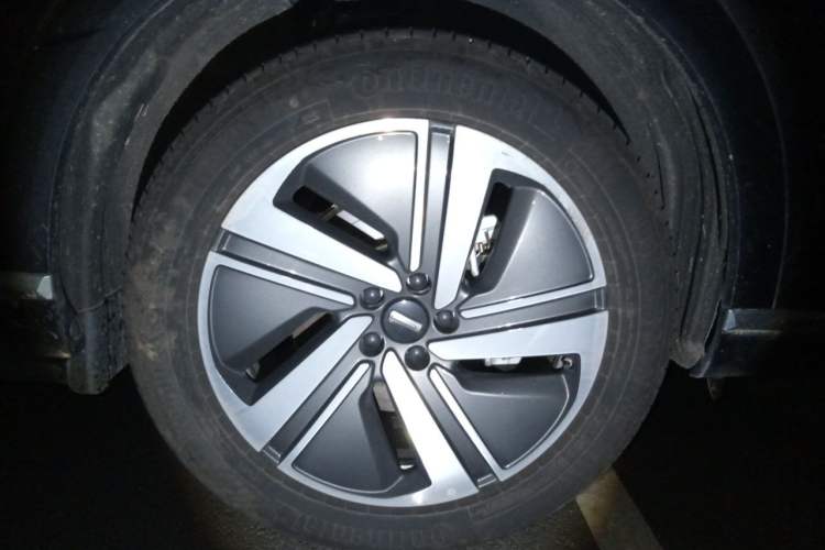 Used Wey Lanshan 2025 Four-Wheel Drive Max Right Front Wheel Hub
