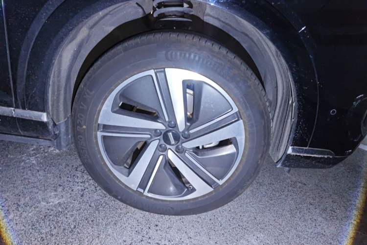 Used Wey Lanshan 2025 Four-Wheel Drive Max Right Front Wheel Hub
