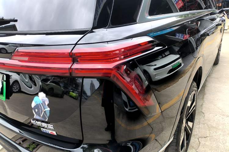 Used Wey Lanshan 2025 Four-Wheel Drive Max Right Rear Taillight