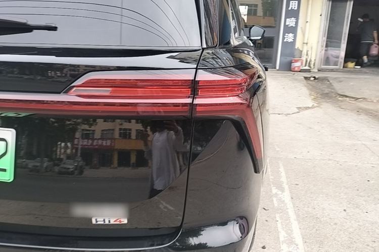 Used Wey Lanshan 2025 Four-Wheel Drive Max Right Rear Taillight