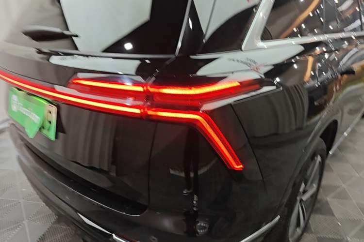 Used Wey Lanshan 2025 Four-Wheel Drive Max Right Rear Taillight