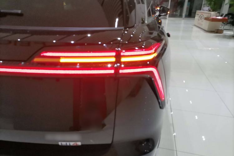 Used Wey Lanshan 2025 Four-Wheel Drive Max Right Rear Taillight