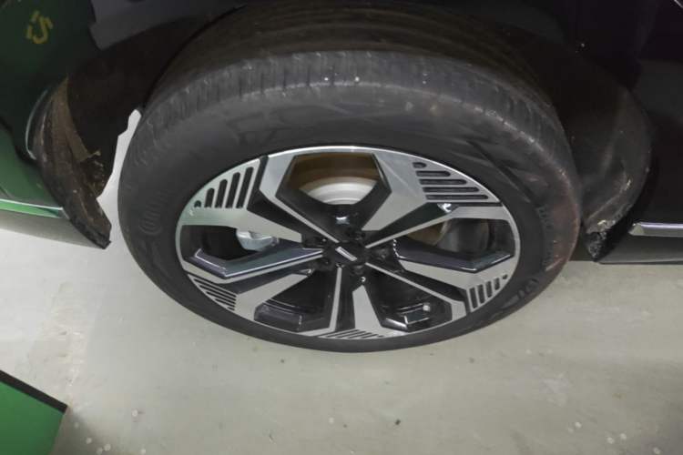Used Wey Lanshan 2025 Four-Wheel Drive Ultra Right Rear Wheel Hub