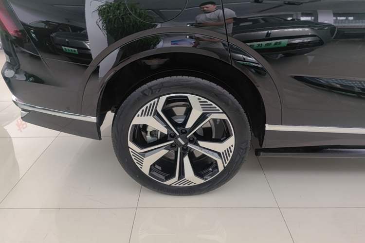 Used Wey Lanshan 2025 Four-Wheel Drive Ultra Right Rear Wheel Hub