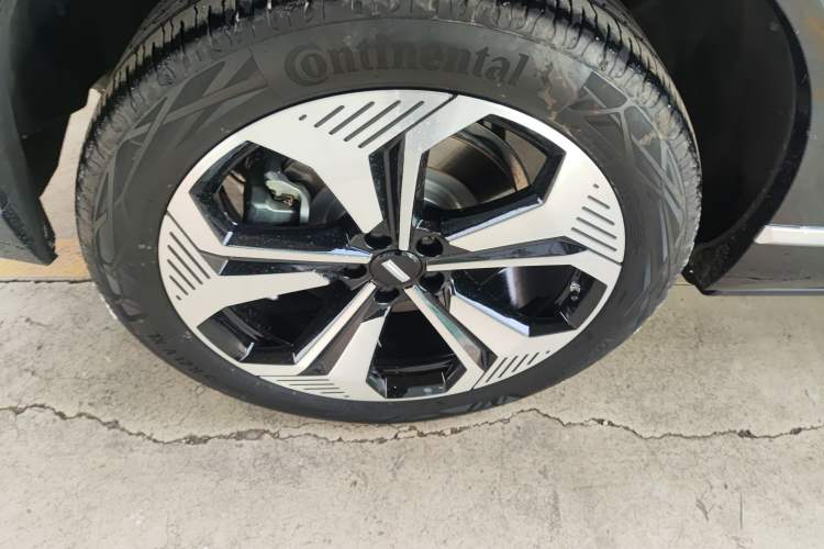 Used Wey Lanshan 2025 Four-Wheel Drive Ultra Right Rear Wheel Hub