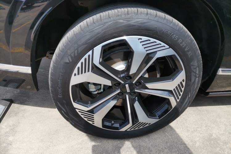 Used Wey Lanshan 2025 Four-Wheel Drive Ultra Right Rear Wheel Hub