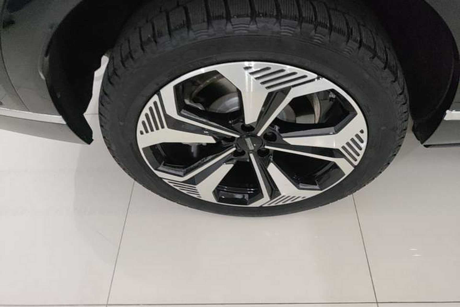Used Wey Lanshan 2025 Four-Wheel Drive Max Right Rear Wheel Hub