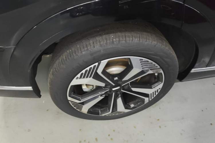 Used Wey Lanshan 2025 Four-Wheel Drive Ultra Right Rear Wheel Hub