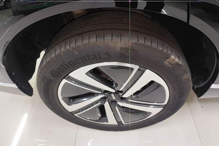 Used Wey Lanshan 2025 Four-Wheel Drive Max Right Rear Wheel Hub