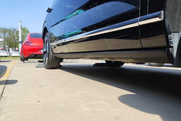 Used Wey Lanshan 2025 Four-Wheel Drive Max Right Side Sill