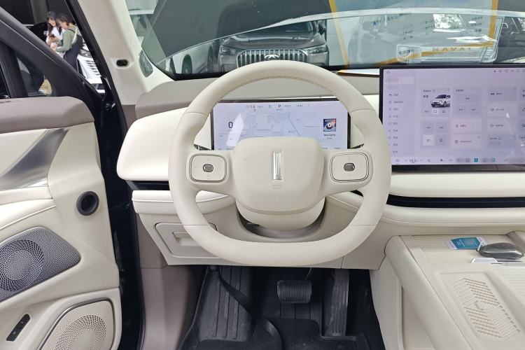 Used Wey Lanshan 2025 Four-Wheel Drive Max Steering Wheel