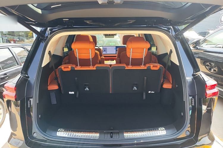 Used Wey Lanshan 2025 Four-Wheel Drive Max Trunk