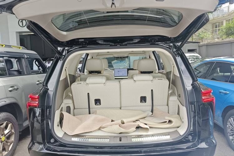 Used Wey Lanshan 2025 Four-Wheel Drive Max Trunk