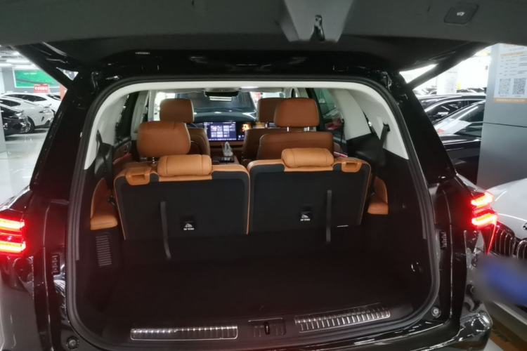 Used Wey Lanshan 2025 Four-Wheel Drive Max Trunk