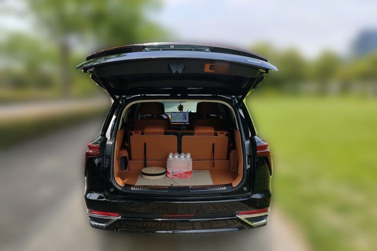 Used Wey Lanshan 2025 Four-Wheel Drive Max Trunk