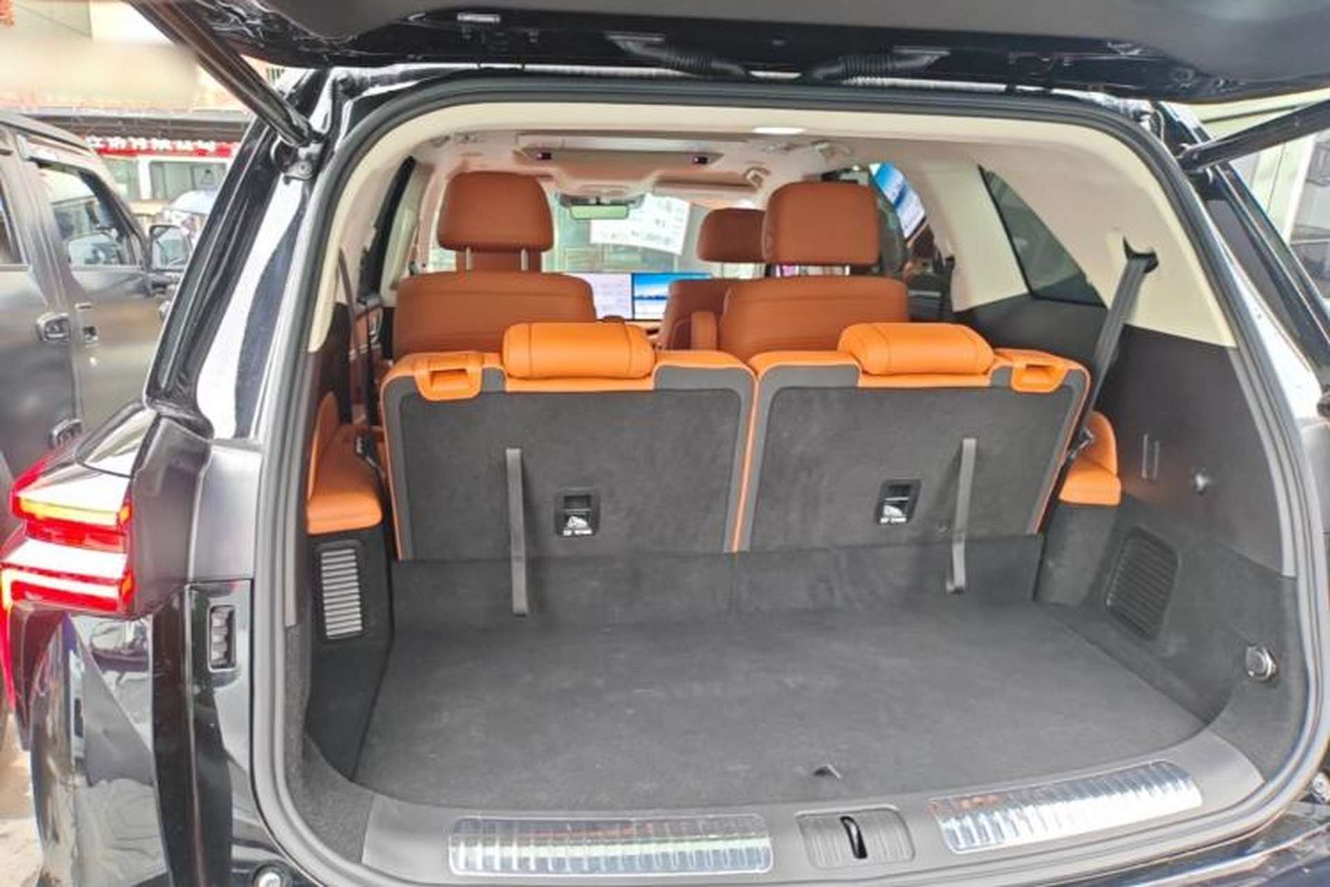 Used Wey Lanshan 2025 Four-Wheel Drive Ultra Trunk