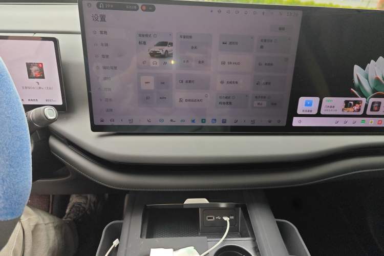 Used Wey Lanshan 2025 Four-Wheel Drive Max Audio And AC Panel