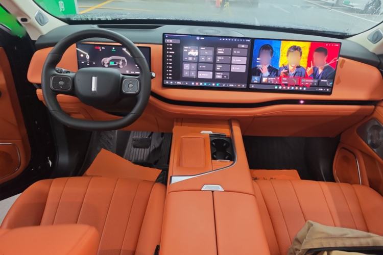 Used Wey Lanshan 2025 Four-Wheel Drive Max Center Console