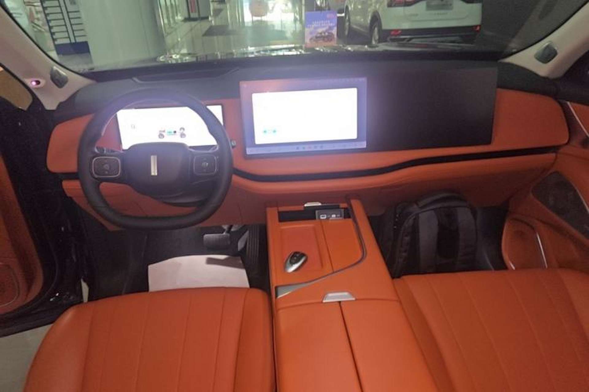 Used Wey Lanshan 2025 Four-Wheel Drive Max Center Console