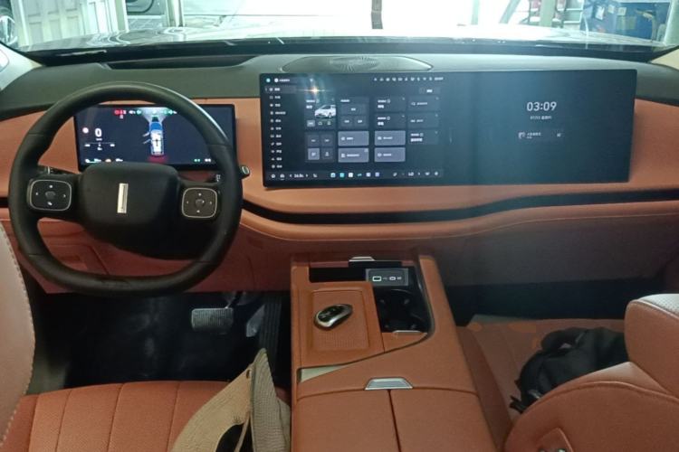 Used Wey Lanshan 2025 Four-Wheel Drive Max Center Console