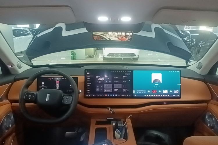 Used Wey Lanshan 2025 Four-Wheel Drive Max Center Console