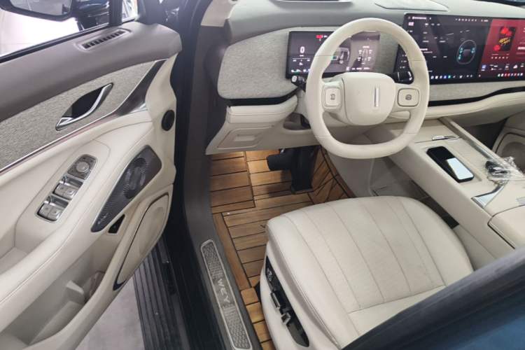 Used Wey Lanshan 2025 Four-Wheel Drive Ultra Driver Seat