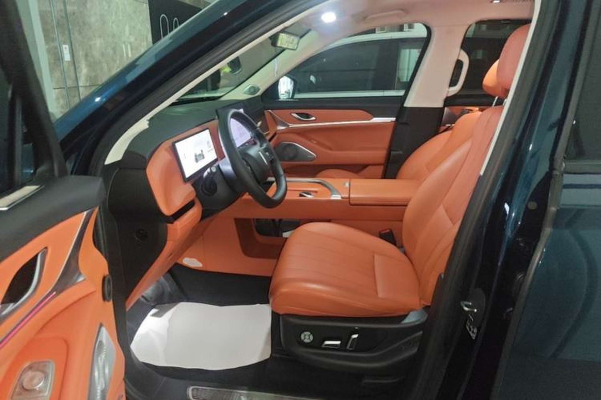 Used Wey Lanshan 2025 Four-Wheel Drive Max Driver Seat