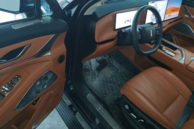 Used Wey Lanshan 2025 Four-Wheel Drive Max Driver Seat