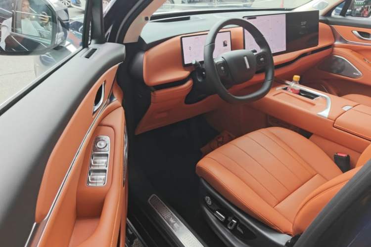 Used Wey Lanshan 2025 Four-Wheel Drive Max Driver Seat