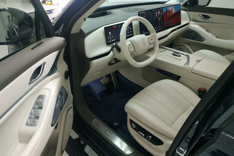 Used Wey Lanshan 2025 Four-Wheel Drive Max Driver Seat