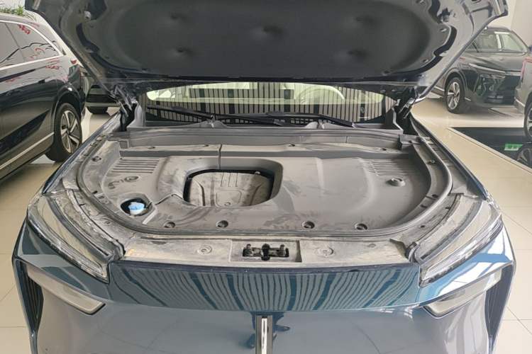 Used Wey Lanshan 2025 Four-Wheel Drive Max Engine Bay