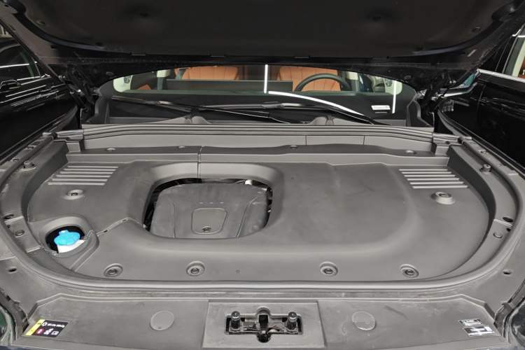 Used Wey Lanshan 2025 Four-Wheel Drive Max Engine Bay