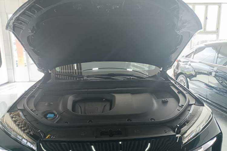 Used Wey Lanshan 2025 Four-Wheel Drive Max Engine Bay