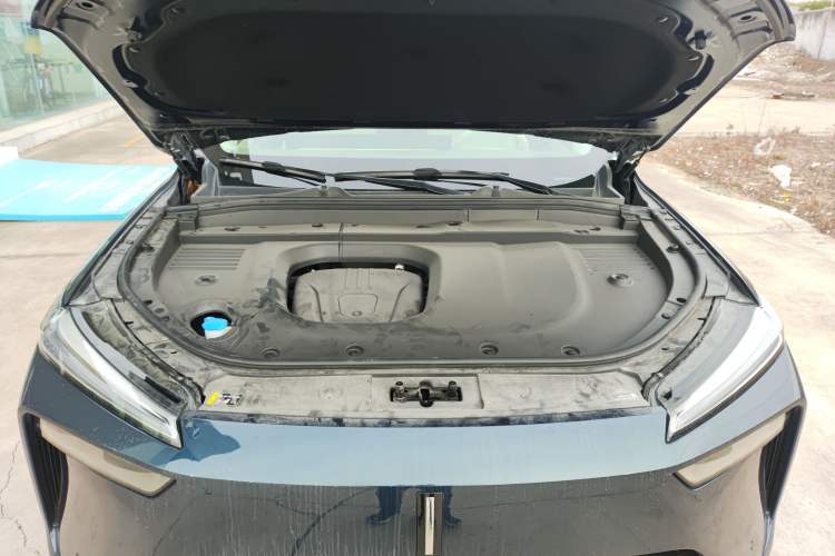Used Wey Lanshan 2025 Four-Wheel Drive Ultra Engine Bay