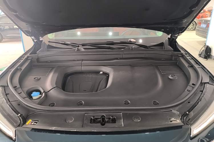 Used Wey Lanshan 2025 Four-Wheel Drive Max Engine Bay