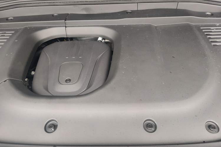 Used Wey Lanshan 2025 Four-Wheel Drive Max Engine Bay