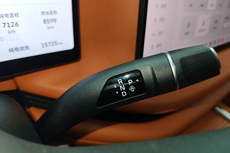 Used Wey Lanshan 2025 Four-Wheel Drive Max Gear Lever