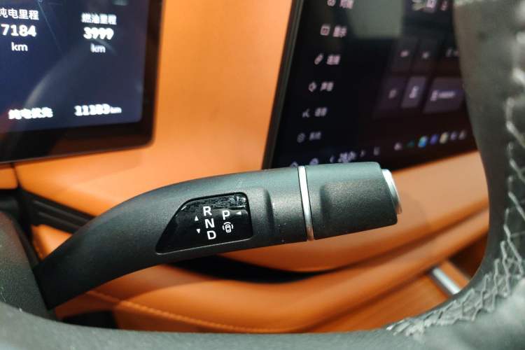 Used Wey Lanshan 2025 Four-Wheel Drive Max Gear Lever