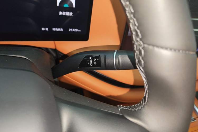 Used Wey Lanshan 2025 Four-Wheel Drive Max Gear Lever