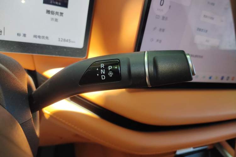 Used Wey Lanshan 2025 Four-Wheel Drive Max Gear Lever