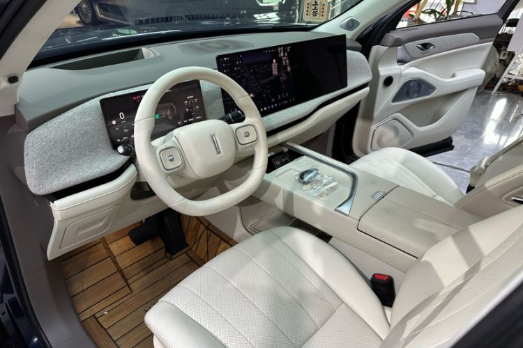 Used Wey Lanshan 2025 Four-Wheel Drive Ultra Interior 2
