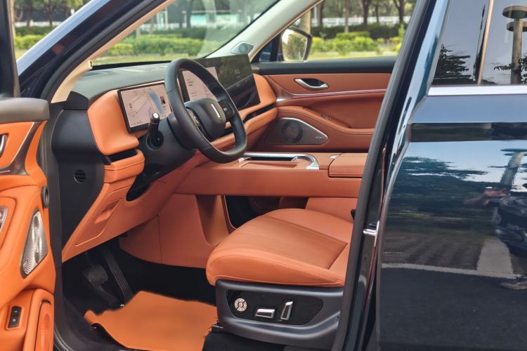 Used Wey Lanshan 2025 Four-Wheel Drive Max Interior 2