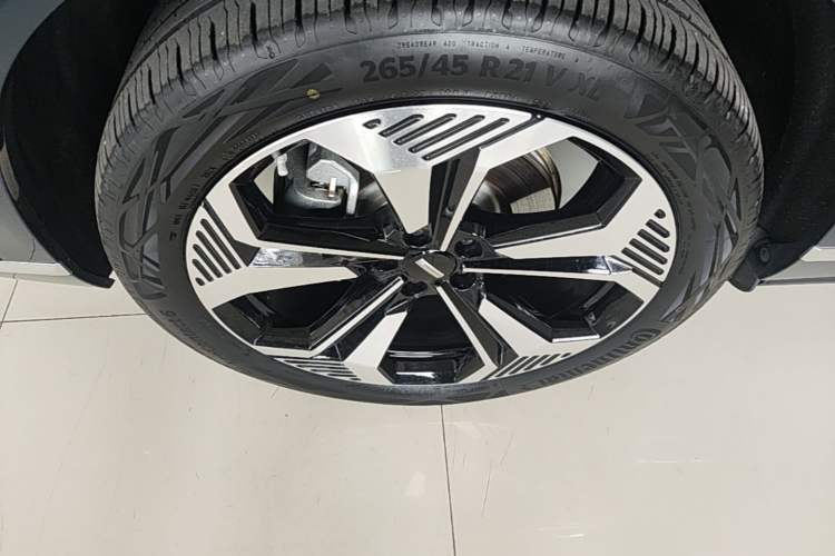 Used Wey Lanshan 2025 Four-Wheel Drive Max Left Front Wheel Hub