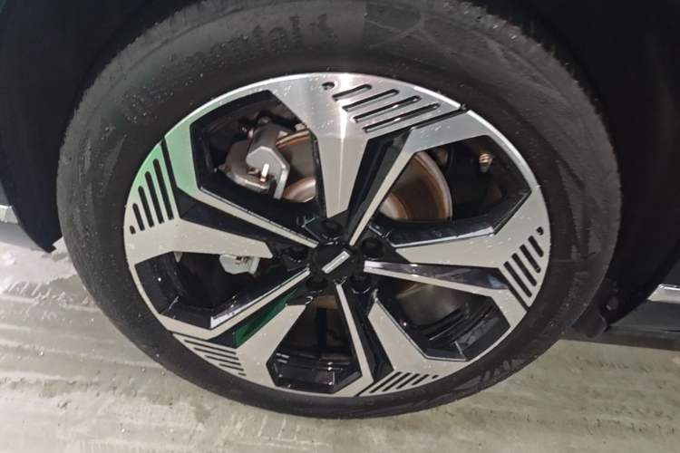 Used Wey Lanshan 2025 Four-Wheel Drive Max Left Front Wheel Hub