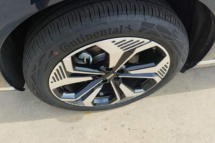 Used Wey Lanshan 2025 Four-Wheel Drive Max Left Front Wheel Hub