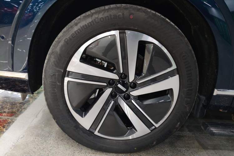 Used Wey Lanshan 2025 Four-Wheel Drive Max Left Front Wheel Hub