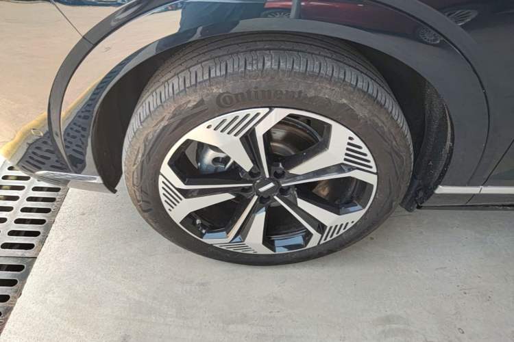 Used Wey Lanshan 2025 Four-Wheel Drive Max Left Front Wheel Hub